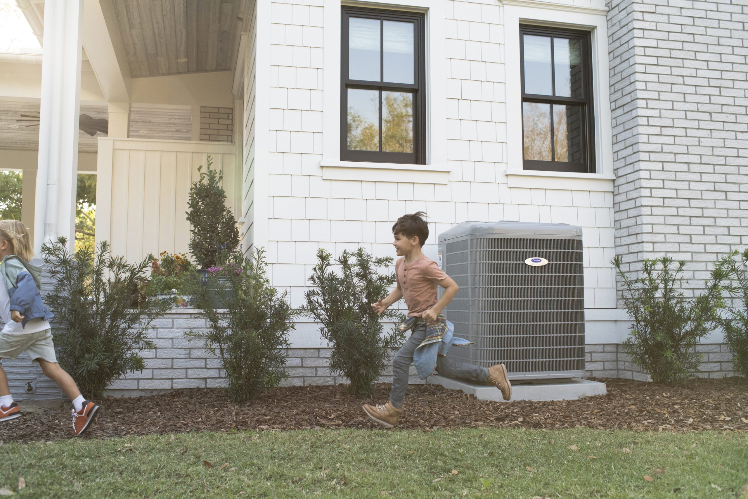 Boy_Running_Carrier_TotalComfort